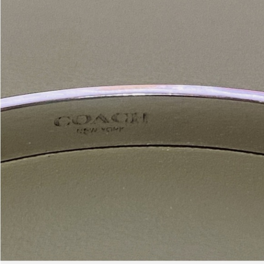 Coach Silver Kissing C Hinged Crystal Logo Bangle NWT - Picture 7 of 8